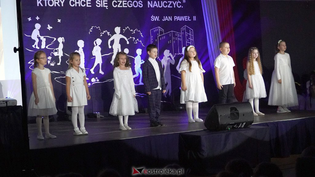 30 lat Szkoły Podstawowej nr 10 [7.11.2022] - zdjęcie #40 - eOstroleka.pl