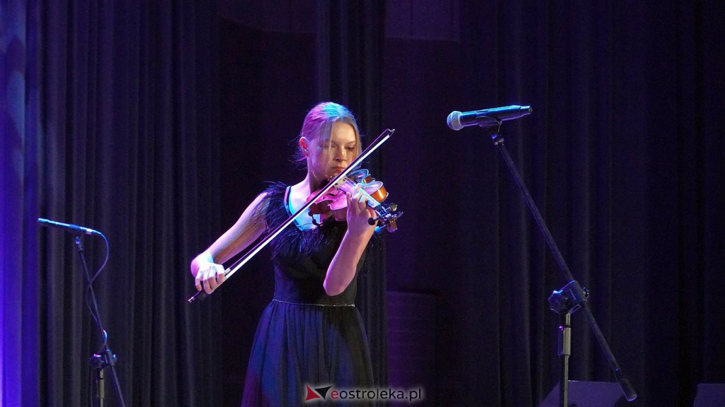 45 lat Szkoły Muzycznej w Ostrołęce. Koncert jubileuszowy w Ostrołęckim Centrum Kultury - zdjęcie #7 - eOstroleka.pl