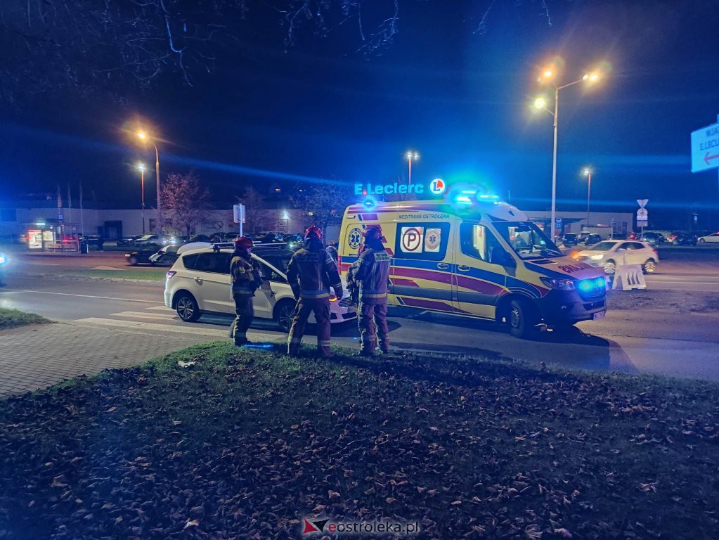 Wypadek na Alei Jana Pawła II w Ostrołęce [09.11.2022] - zdjęcie #5 - eOstroleka.pl