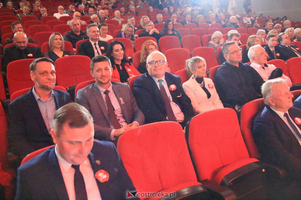 70. uroczysta sesja Rady Miasta w Ostrołęce [11.11.2022] - zdjęcie #76 - eOstroleka.pl