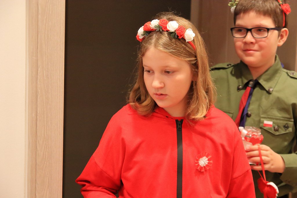 “Barwy Niepodległej” - warsztaty patriotyczne w Muzeum Kultury Kurpiowskiej [11.11.2022] - zdjęcie #41 - eOstroleka.pl