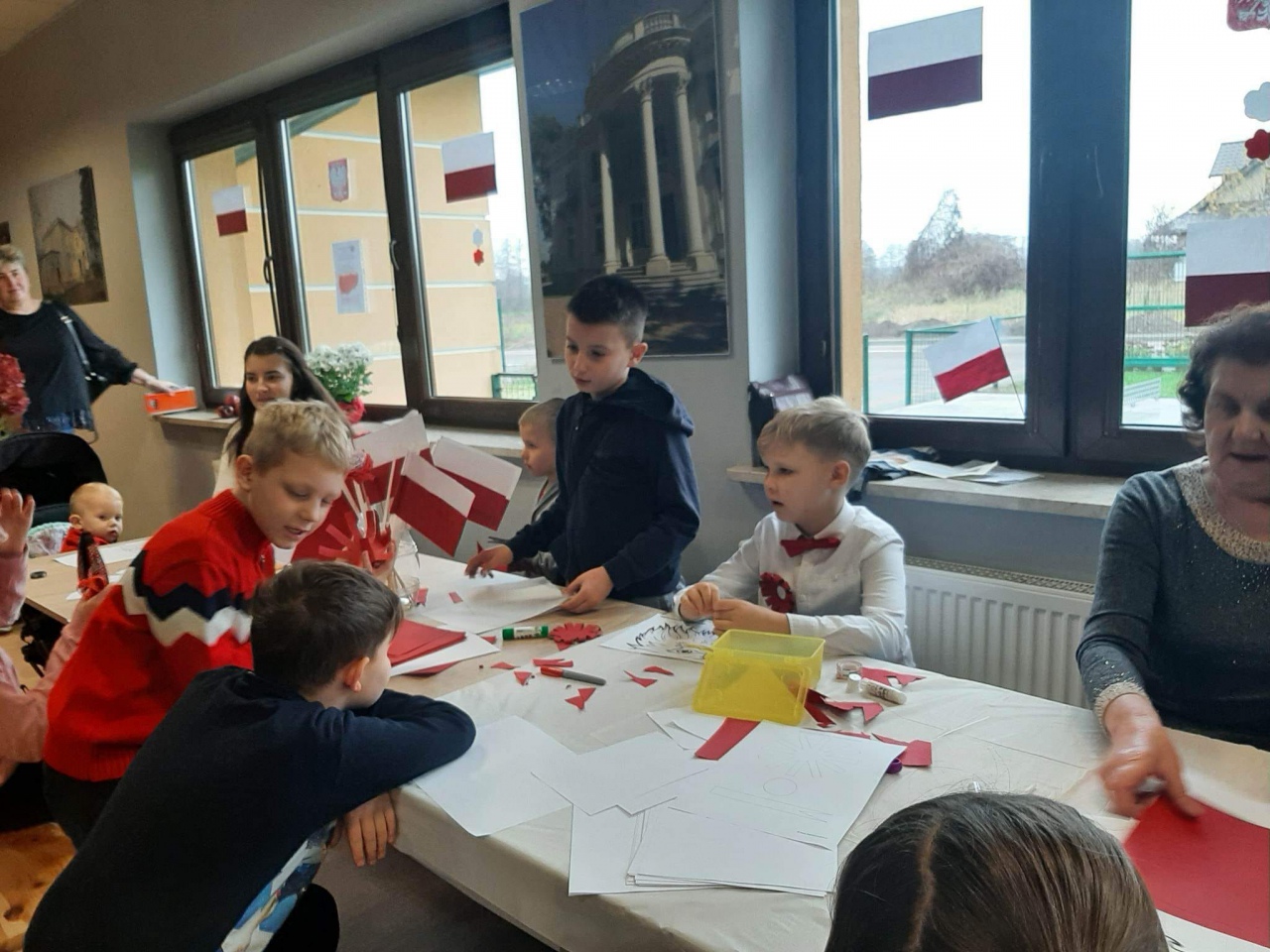 Święto Niepodległości z KGW w Brzeźnie - zdjęcie #29 - eOstroleka.pl