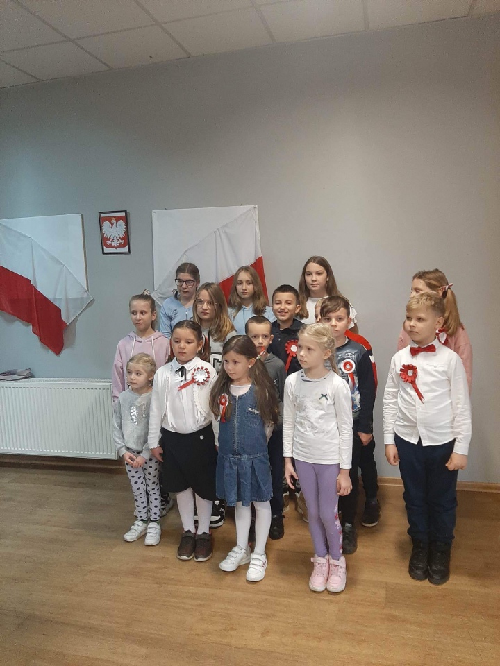 Święto Niepodległości z KGW w Brzeźnie - zdjęcie #24 - eOstroleka.pl