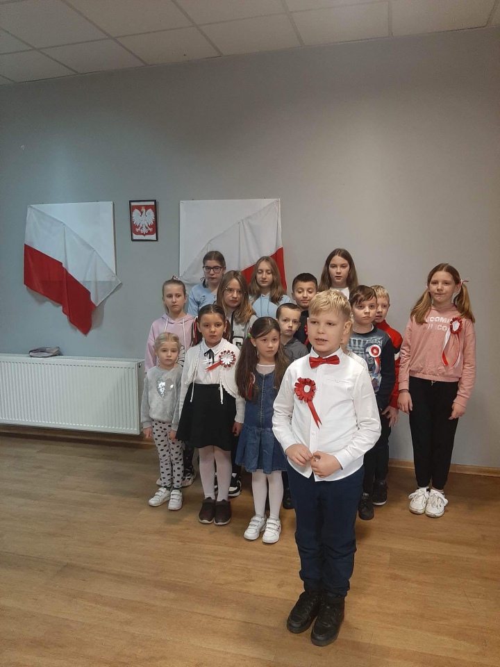 Święto Niepodległości z KGW w Brzeźnie - zdjęcie #7 - eOstroleka.pl