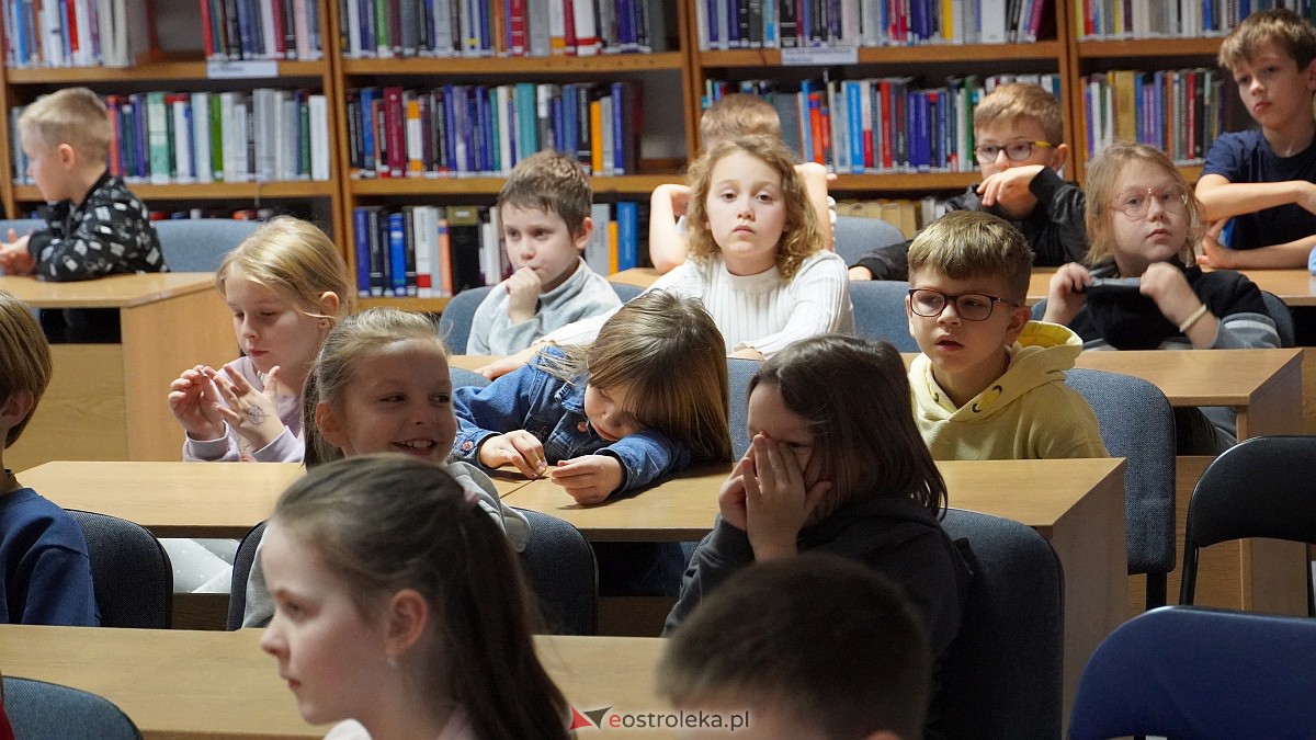 Nie tylko pszczółka Maja - warsztaty literackie dla dzieci [15.11.2022] - zdjęcie #8 - eOstroleka.pl