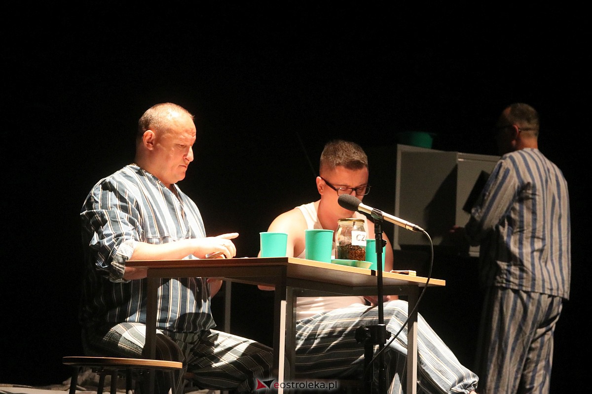 Spektakl o Pługu w Muzeum Żołnierzy Wyklętych [15.11.2022] - zdjęcie #23 - eOstroleka.pl