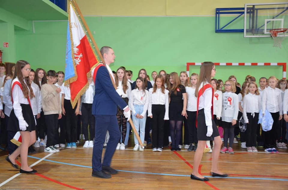Obchody Święta Niepodległości w Szkole Podstawowej nr 2 - zdjęcie #19 - eOstroleka.pl