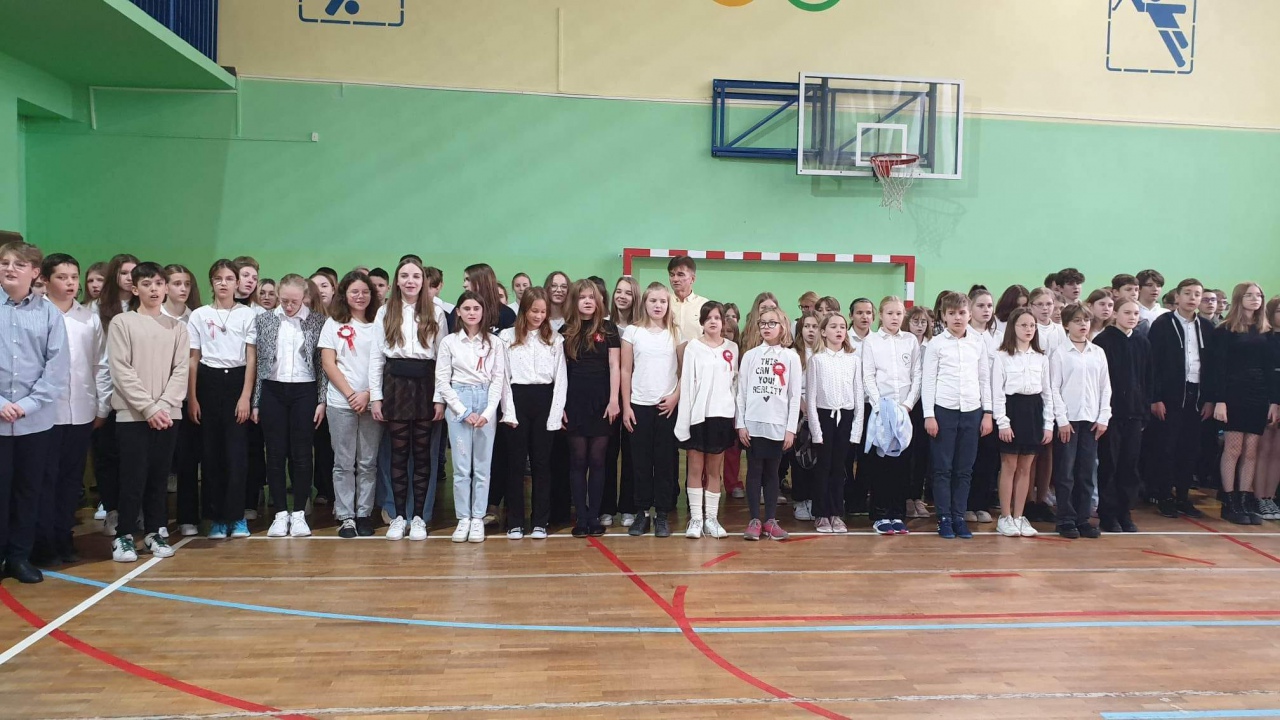 Obchody Święta Niepodległości w Szkole Podstawowej nr 2 - zdjęcie #20 - eOstroleka.pl