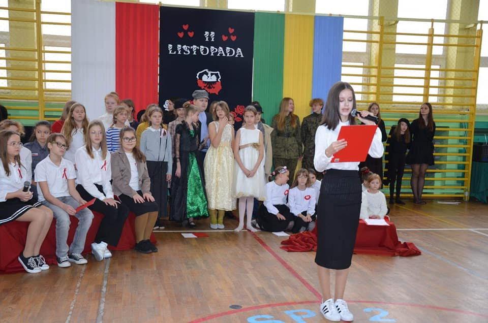 Obchody Święta Niepodległości w Szkole Podstawowej nr 2 - zdjęcie #26 - eOstroleka.pl