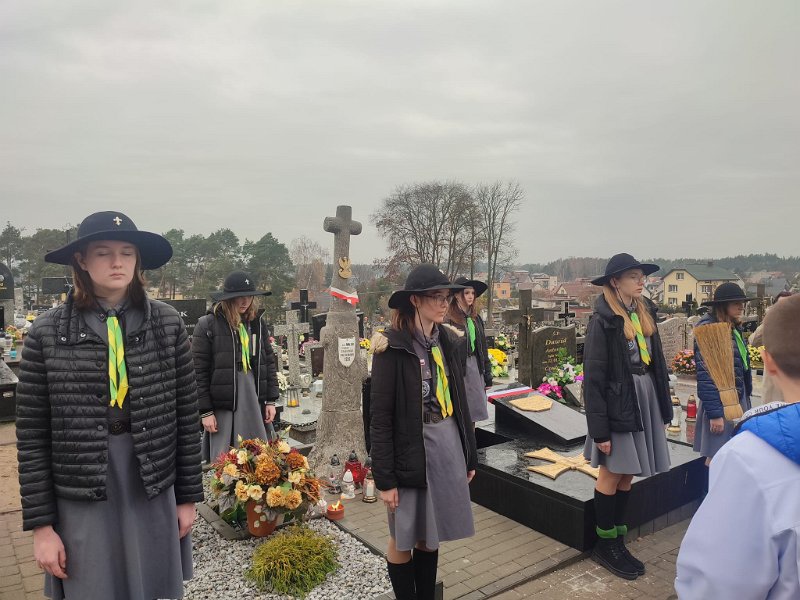 Święto Niepodległości. Tak wyglądały uroczystości patriotyczne w Kadzidle [17.11.2022] - zdjęcie #12 - eOstroleka.pl