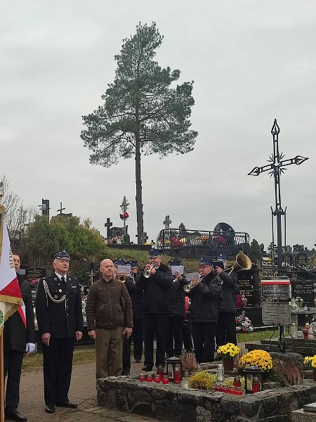 Święto Niepodległości. Tak wyglądały uroczystości patriotyczne w Kadzidle [17.11.2022] - zdjęcie #9 - eOstroleka.pl
