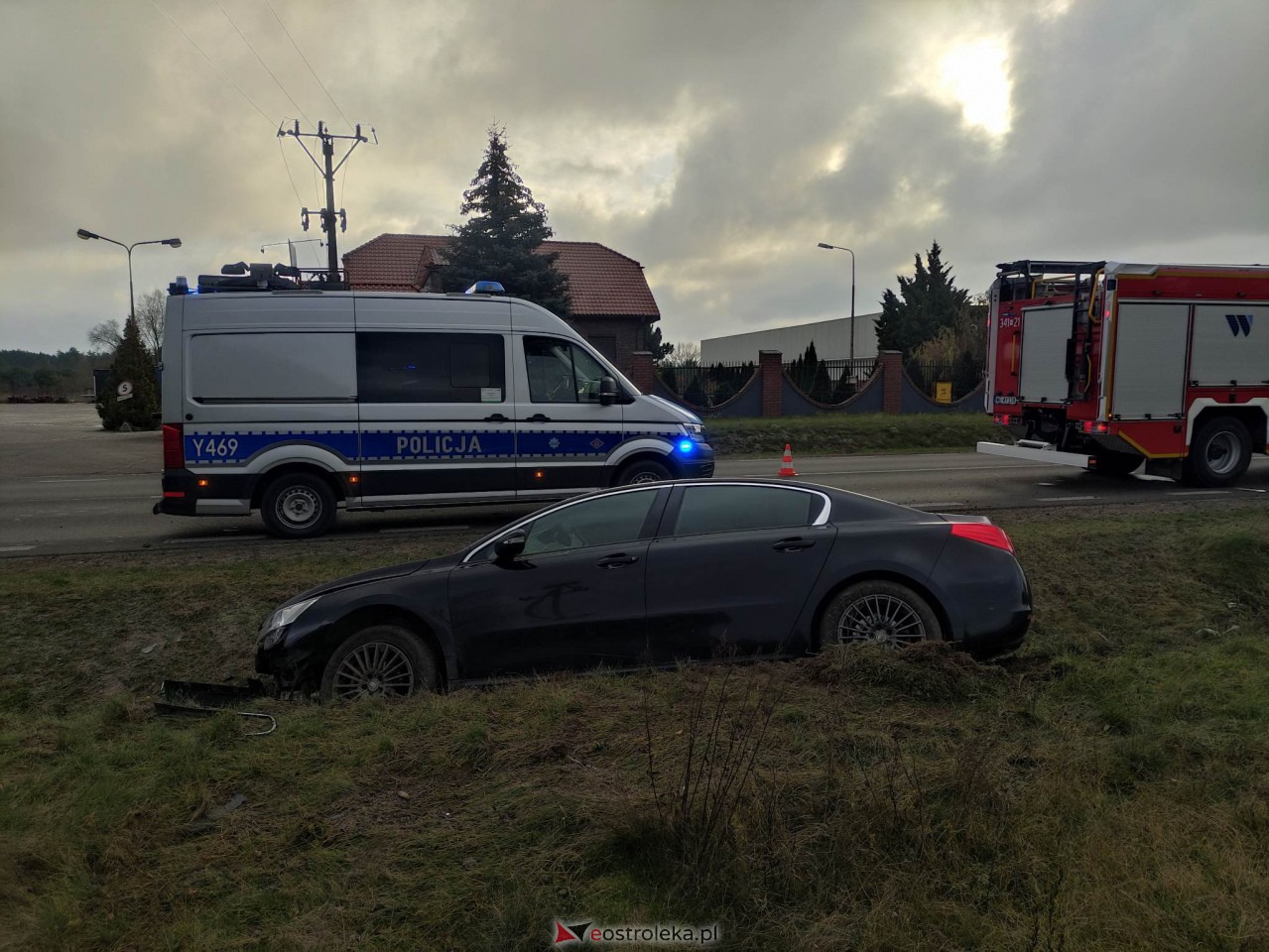 Wypadek pod Ostrołęką. Na krajówce od strony Warszawy tworzy się korek [18.11.2022] - zdjęcie #3 - eOstroleka.pl
