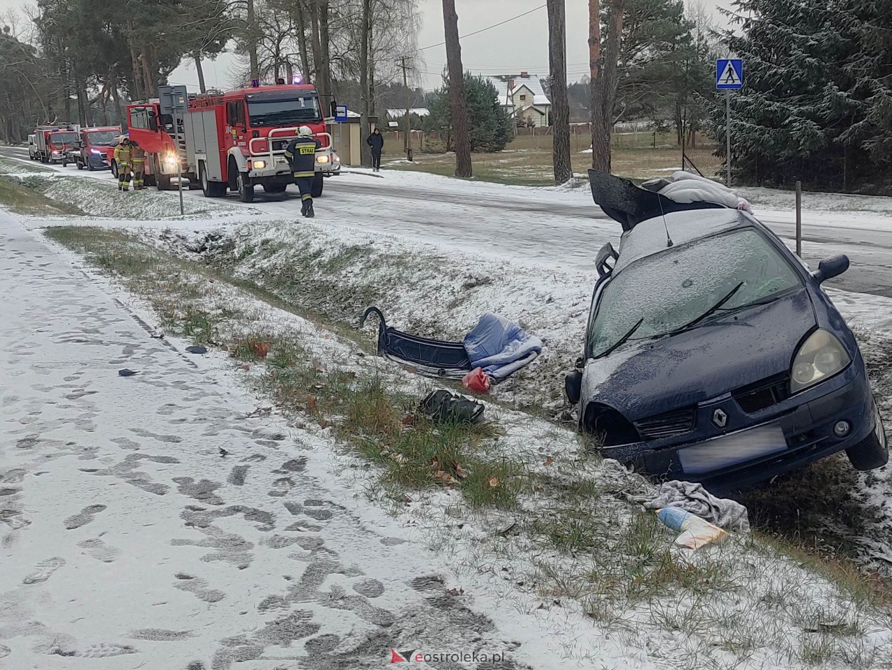 Uwaga wypadek! W zderzeniu busa i osobówki poszkodowane dwie osoby [18.11.2022] - zdjęcie #14 - eOstroleka.pl