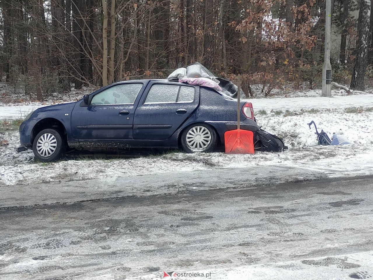 Uwaga wypadek! W zderzeniu busa i osobówki poszkodowane dwie osoby [18.11.2022] - zdjęcie #5 - eOstroleka.pl