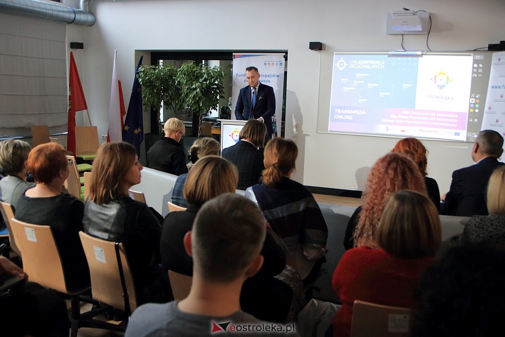 Konferencja w Multicentrum: “Przyszłość Mazowsza z Funduszami Europejskimi” [18.11.2022] - zdjęcie #31 - eOstroleka.pl