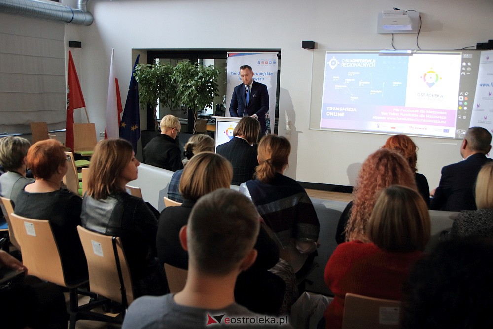 Konferencja w Multicentrum: “Przyszłość Mazowsza z Funduszami Europejskimi” [18.11.2022] - zdjęcie #4 - eOstroleka.pl