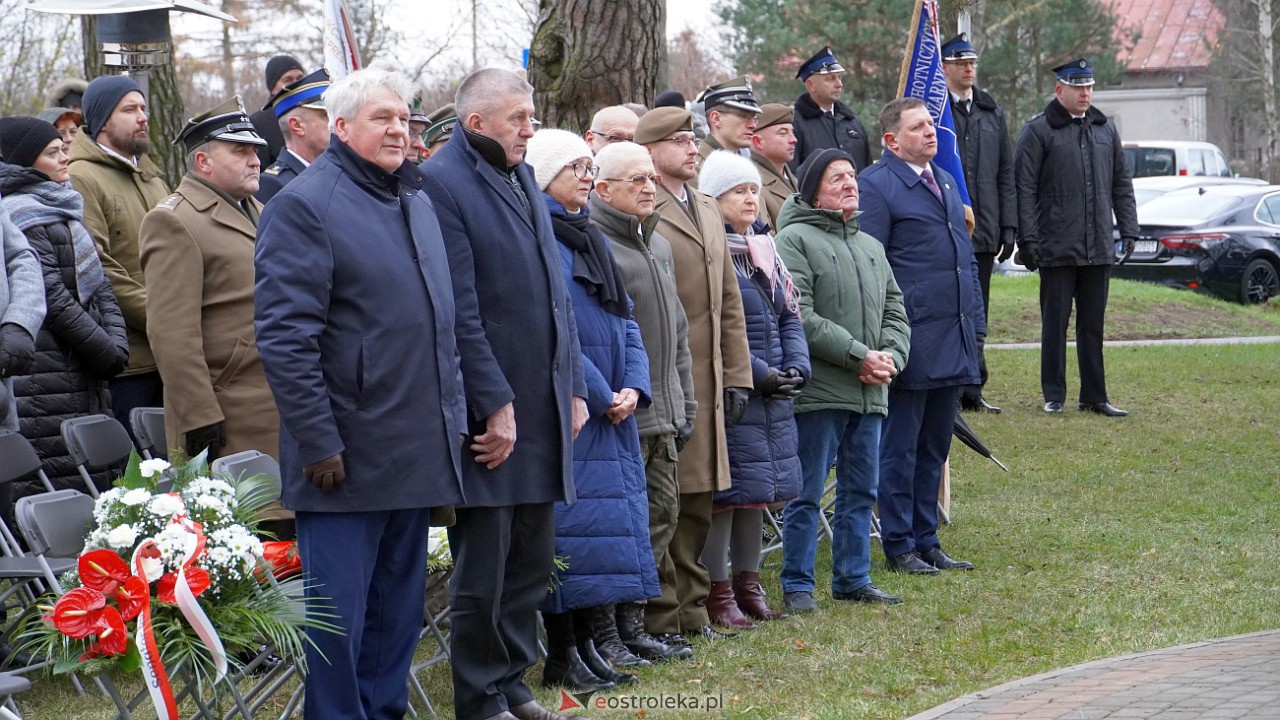 Odsłonięcie pomnika Niepodległości i Chwały w Pasiekach [18.11.2022] - zdjęcie #57 - eOstroleka.pl