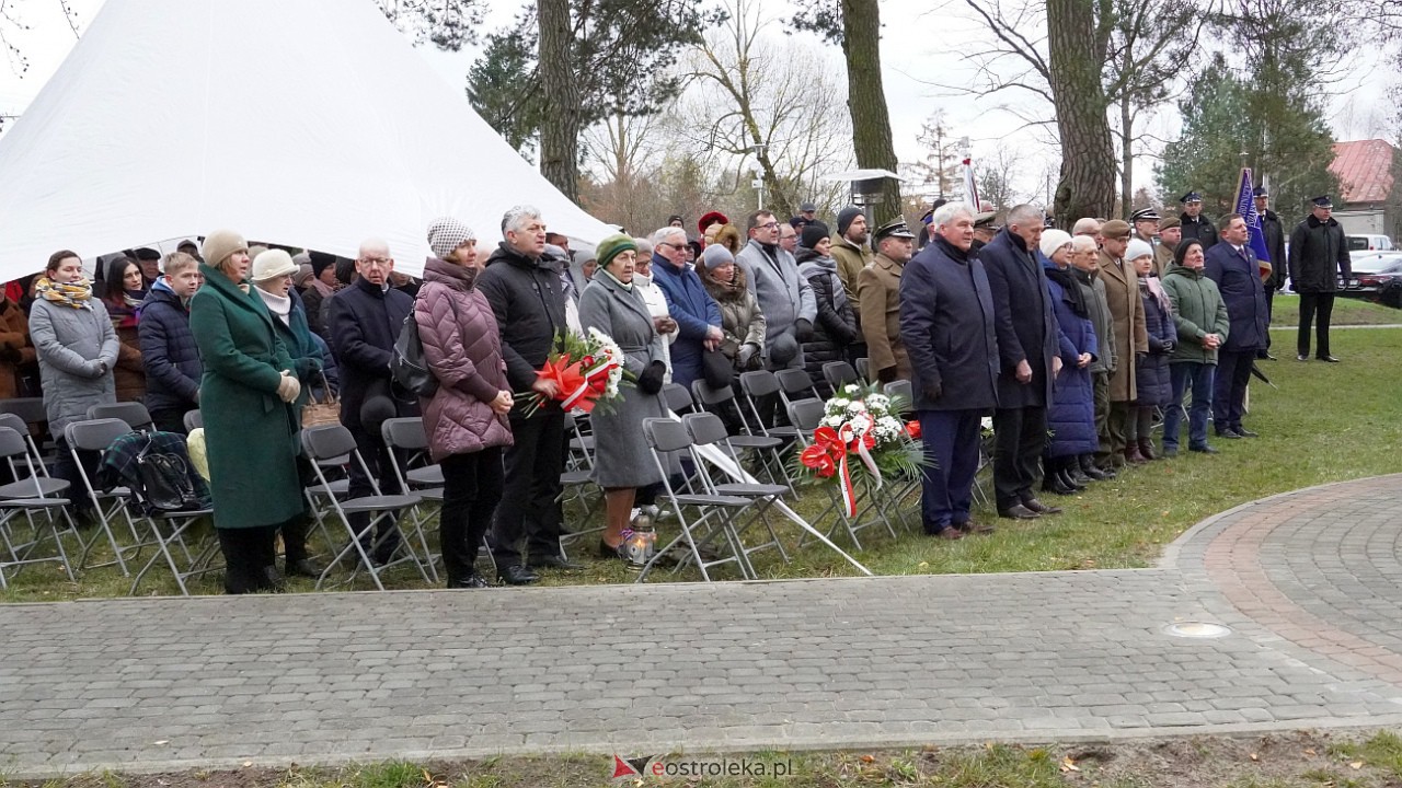 Odsłonięcie pomnika Niepodległości i Chwały w Pasiekach [18.11.2022] - zdjęcie #56 - eOstroleka.pl