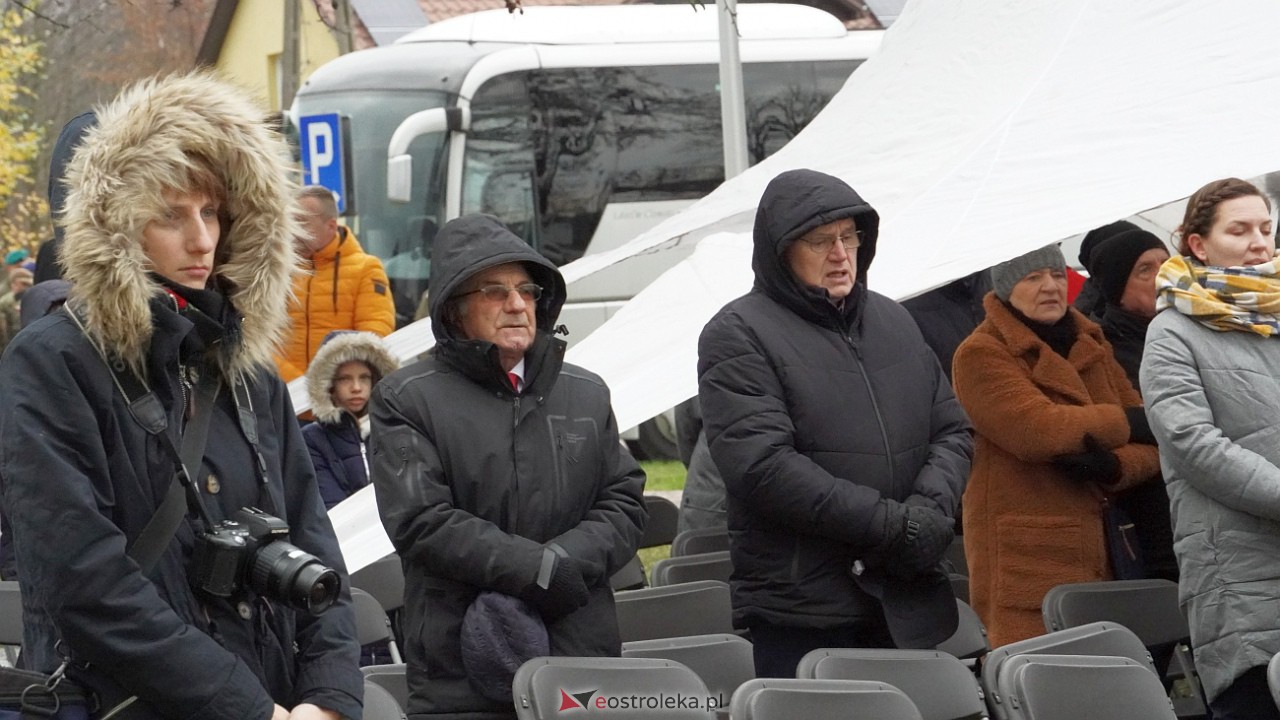 Odsłonięcie pomnika Niepodległości i Chwały w Pasiekach [18.11.2022] - zdjęcie #51 - eOstroleka.pl