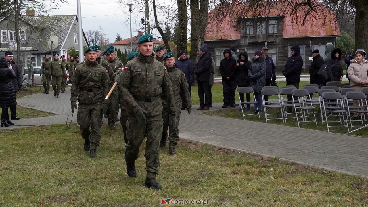 Odsłonięcie pomnika Niepodległości i Chwały w Pasiekach [18.11.2022] - zdjęcie #48 - eOstroleka.pl