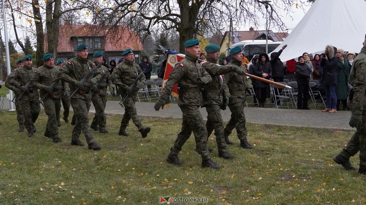 Odsłonięcie pomnika Niepodległości i Chwały w Pasiekach [18.11.2022] - zdjęcie #47 - eOstroleka.pl