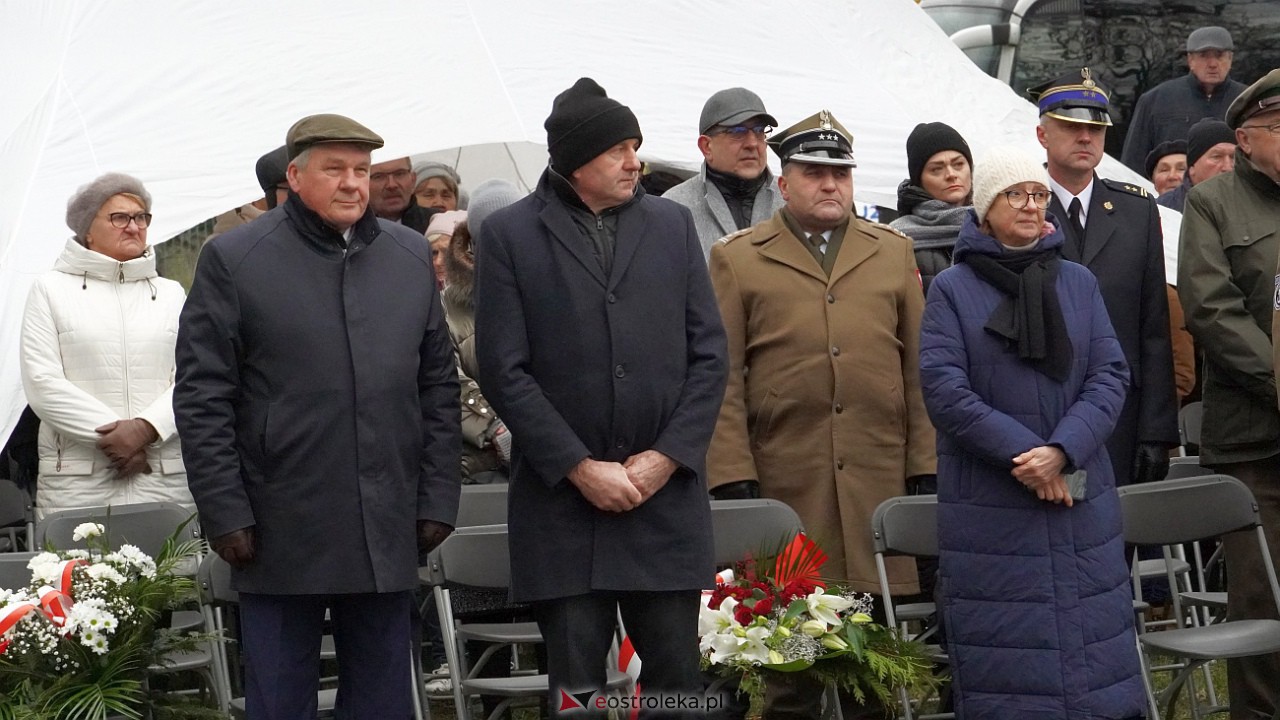 Odsłonięcie pomnika Niepodległości i Chwały w Pasiekach [18.11.2022] - zdjęcie #43 - eOstroleka.pl