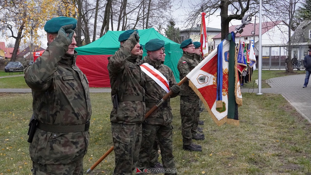 Odsłonięcie pomnika Niepodległości i Chwały w Pasiekach [18.11.2022] - zdjęcie #39 - eOstroleka.pl