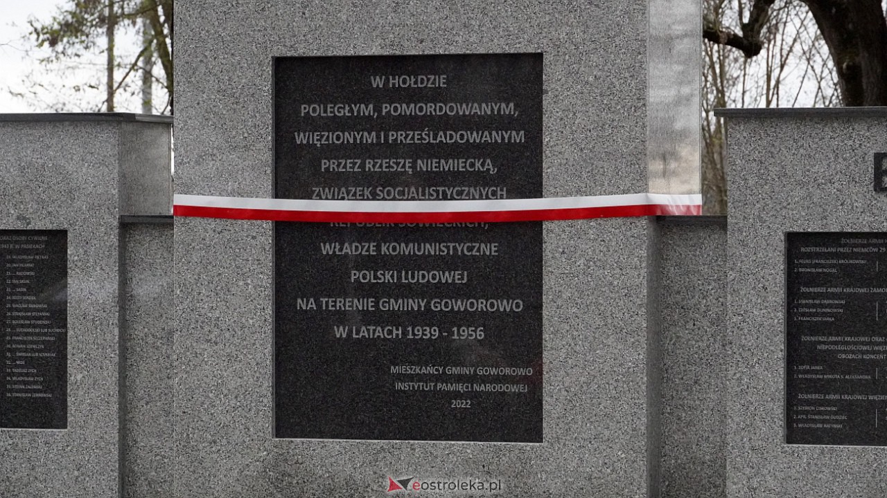 Odsłonięcie pomnika Niepodległości i Chwały w Pasiekach [18.11.2022] - zdjęcie #30 - eOstroleka.pl