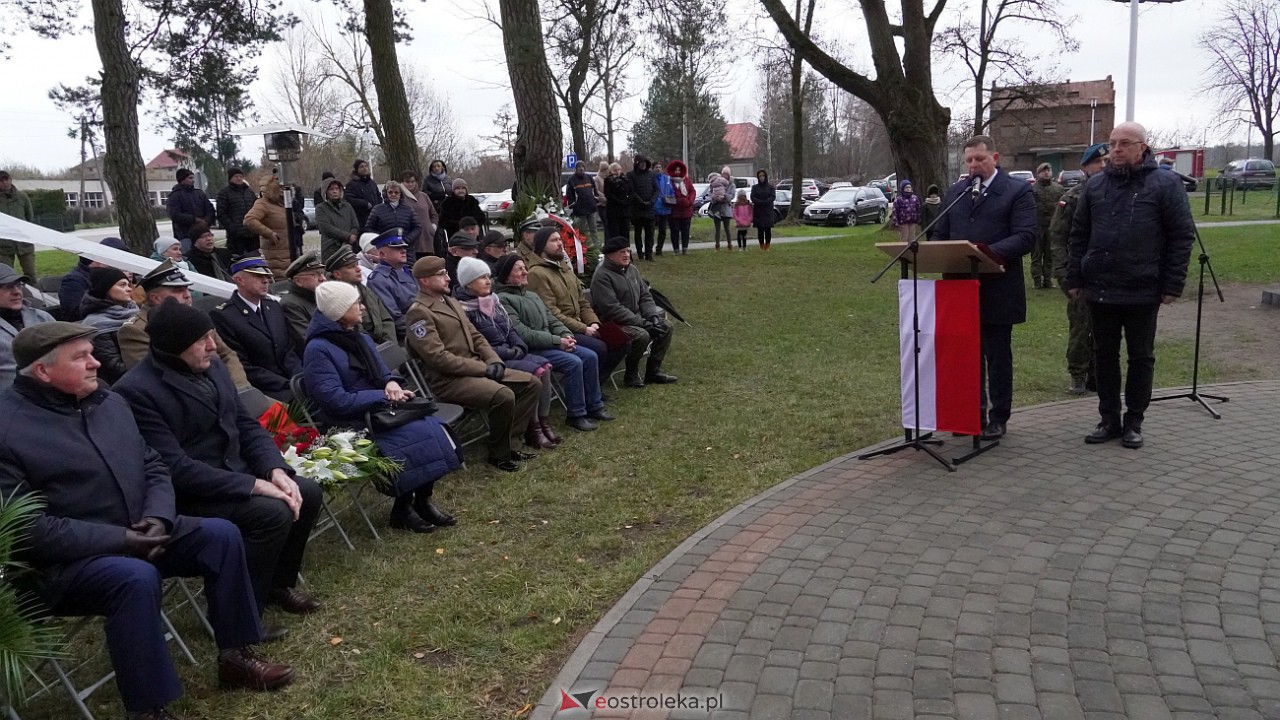 Odsłonięcie pomnika Niepodległości i Chwały w Pasiekach [18.11.2022] - zdjęcie #25 - eOstroleka.pl