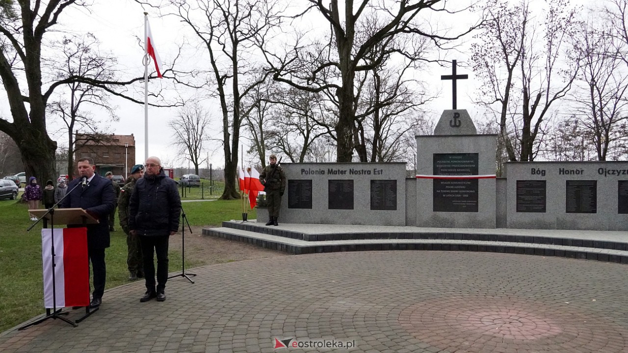 Odsłonięcie pomnika Niepodległości i Chwały w Pasiekach [18.11.2022] - zdjęcie #24 - eOstroleka.pl