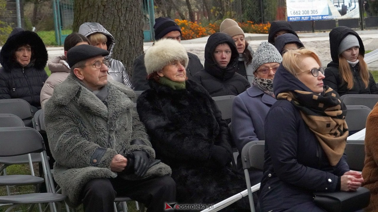 Odsłonięcie pomnika Niepodległości i Chwały w Pasiekach [18.11.2022] - zdjęcie #44 - eOstroleka.pl