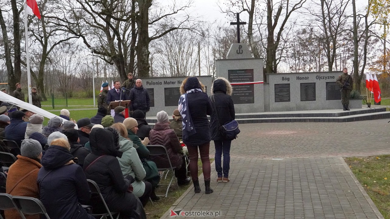 Odsłonięcie pomnika Niepodległości i Chwały w Pasiekach [18.11.2022] - zdjęcie #46 - eOstroleka.pl