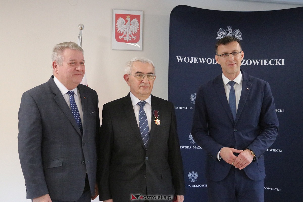 Wręczenie odznaczeń państwowych w Ostrołęce [18.11.2022] - zdjęcie #64 - eOstroleka.pl