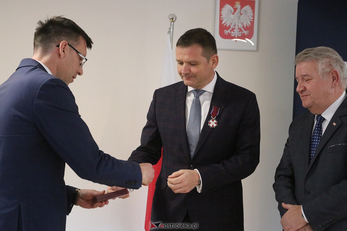 Wręczenie odznaczeń państwowych w Ostrołęce [18.11.2022] - zdjęcie #21 - eOstroleka.pl
