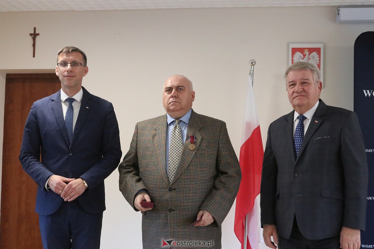 Wręczenie odznaczeń państwowych w Ostrołęce [18.11.2022] - zdjęcie #50 - eOstroleka.pl