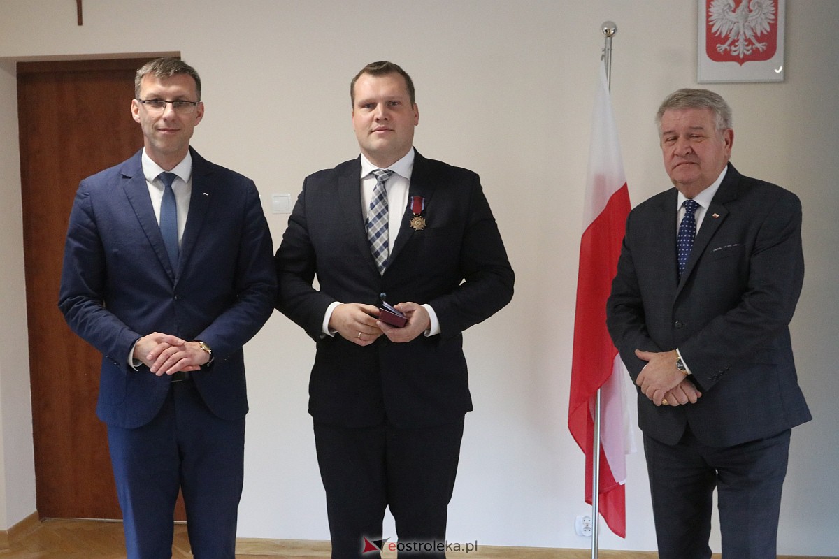 Wręczenie odznaczeń państwowych w Ostrołęce [18.11.2022] - zdjęcie #38 - eOstroleka.pl