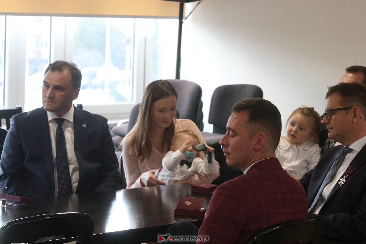 Wręczenie odznaczeń państwowych w Ostrołęce [18.11.2022] - zdjęcie #19 - eOstroleka.pl