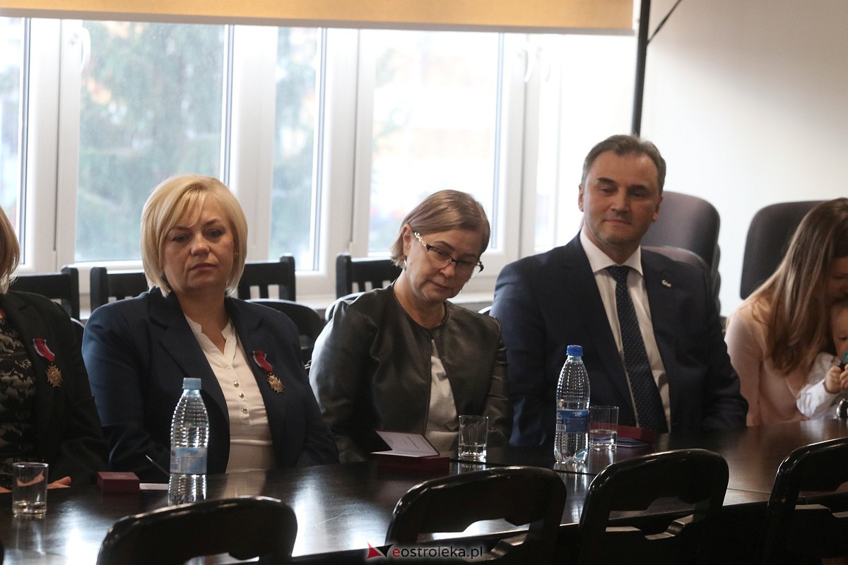 Wręczenie odznaczeń państwowych w Ostrołęce [18.11.2022] - zdjęcie #17 - eOstroleka.pl