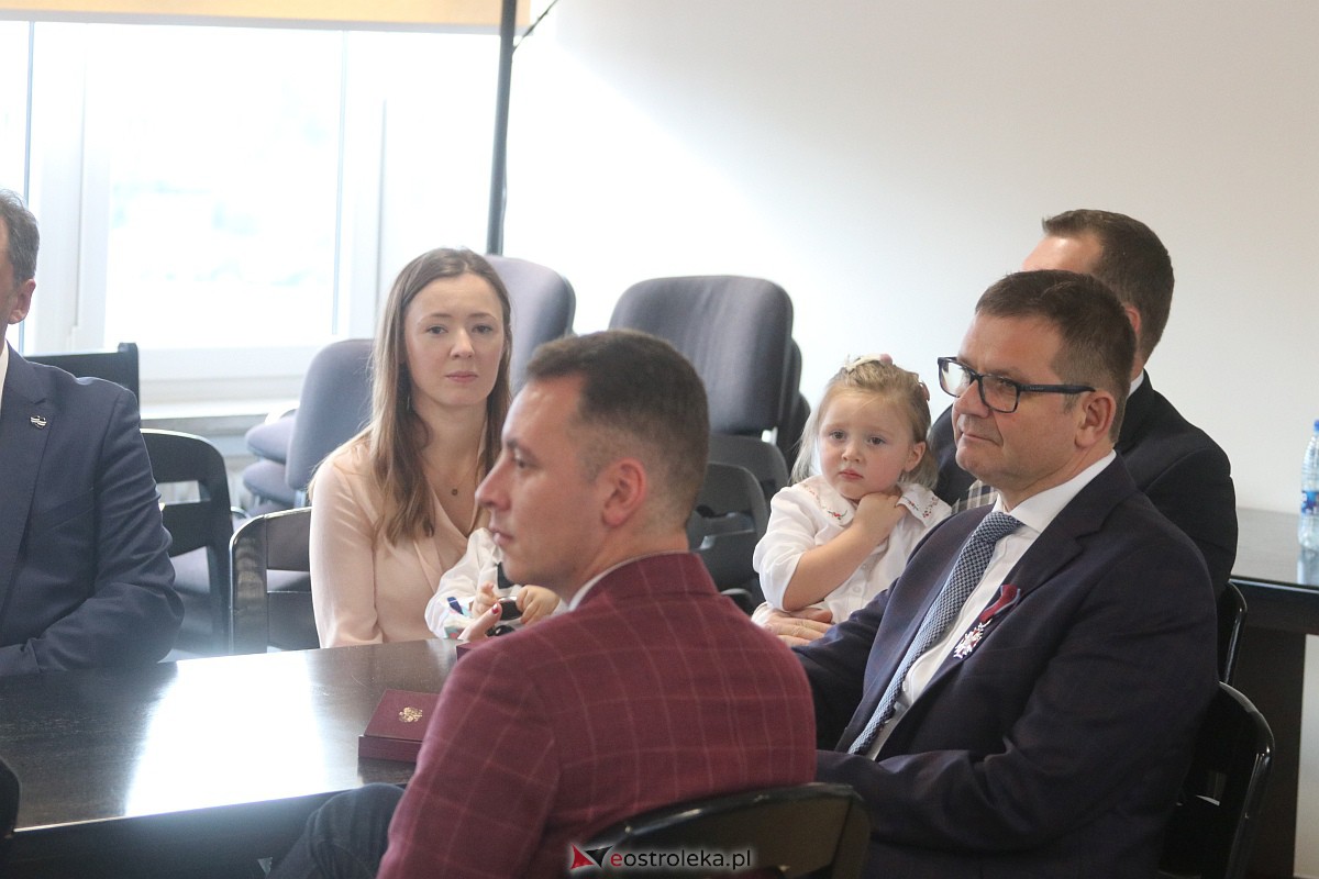 Wręczenie odznaczeń państwowych w Ostrołęce [18.11.2022] - zdjęcie #12 - eOstroleka.pl