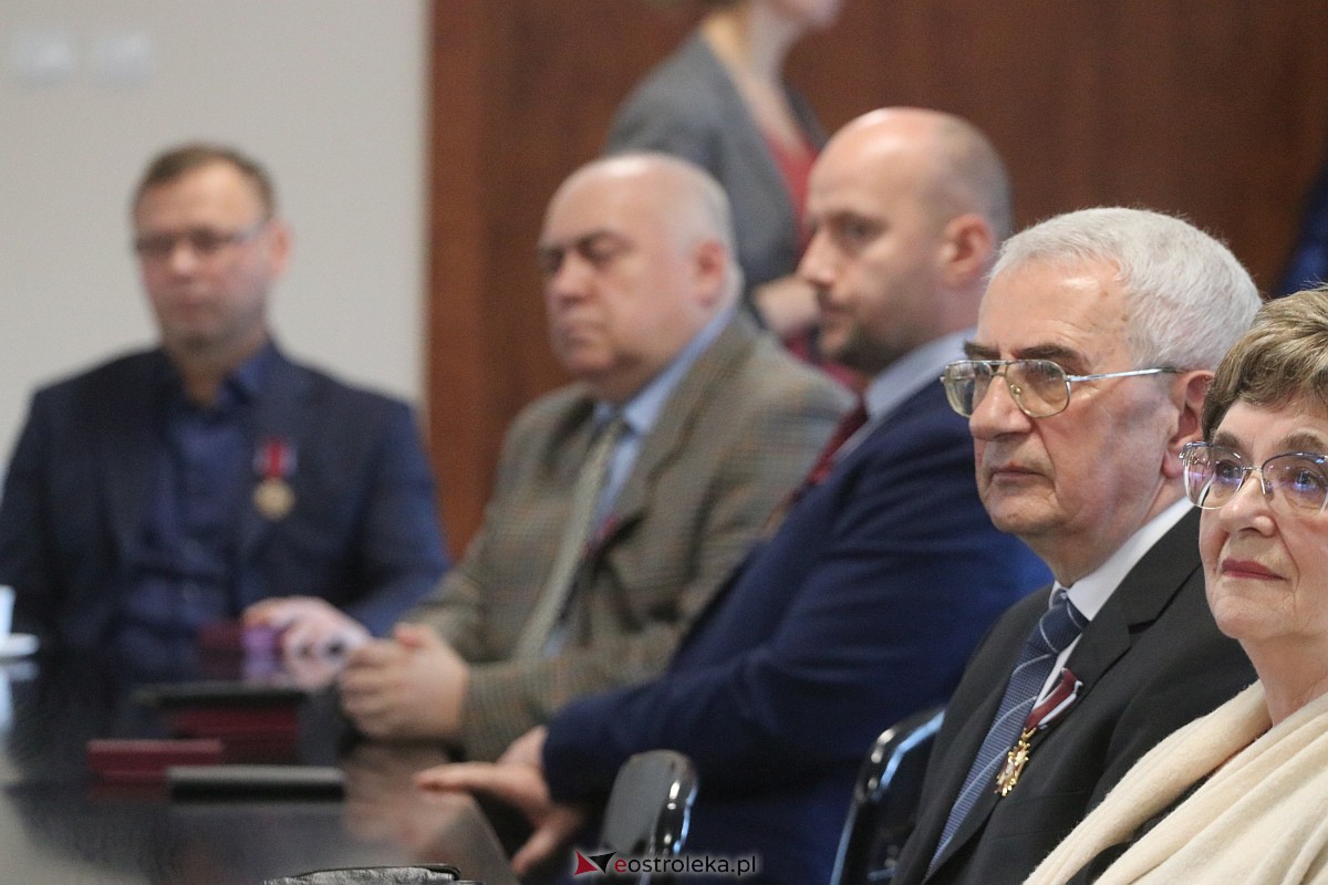Wręczenie odznaczeń państwowych w Ostrołęce [18.11.2022] - zdjęcie #8 - eOstroleka.pl