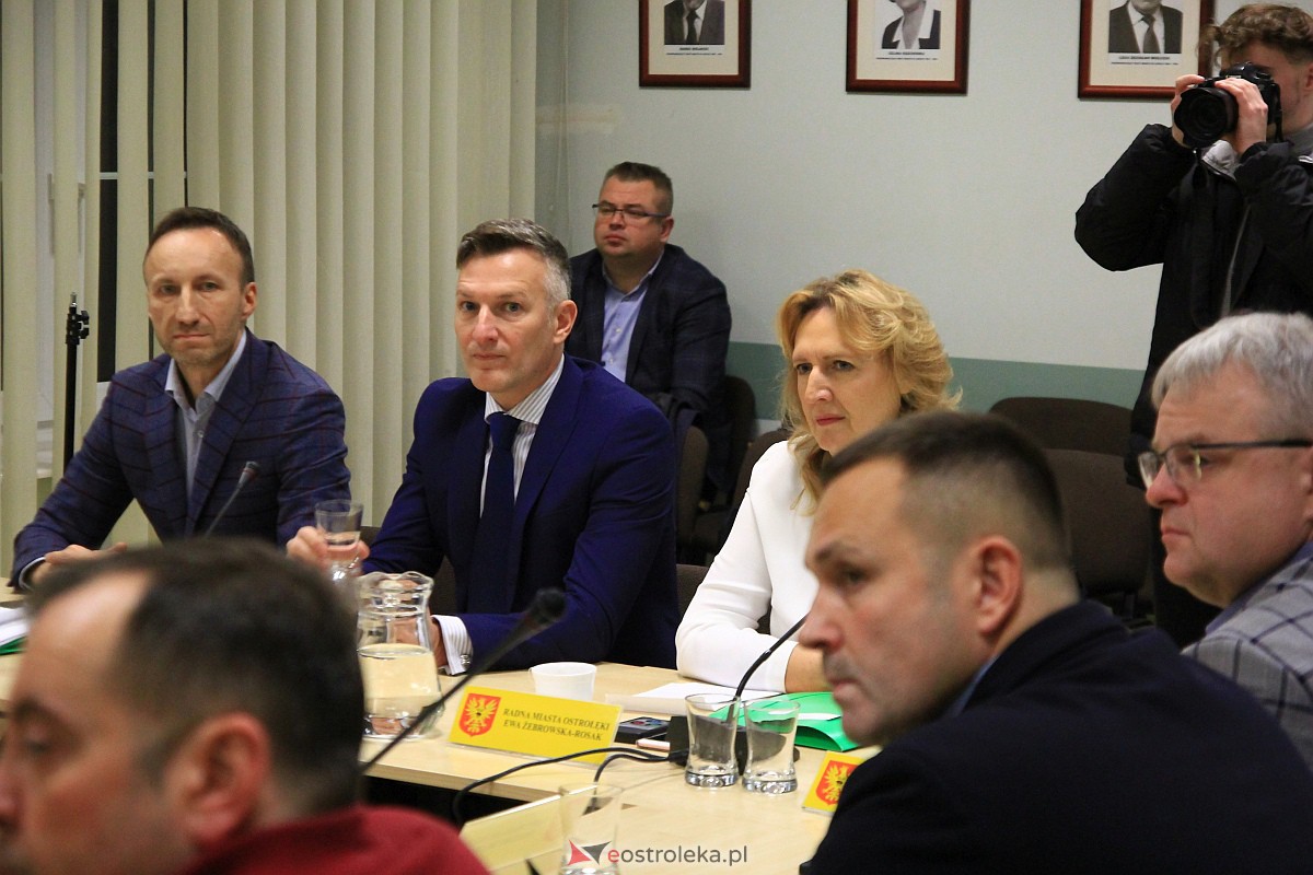Nadzwyczajna sesja Rady Miasta Ostrołęka [18.11.2022] - zdjęcie #30 - eOstroleka.pl