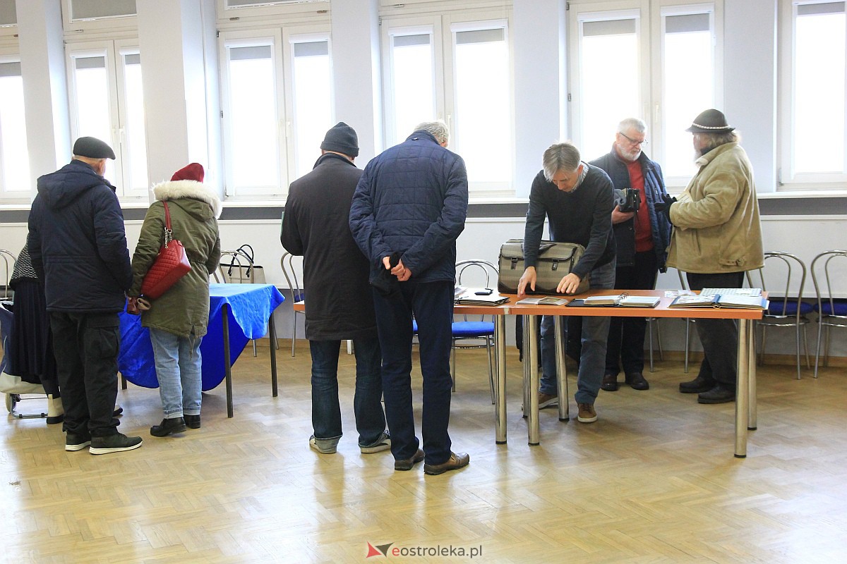 Listopadowa giełda kolekcjonerska. Pierwsza z nowym zarządem klubu i jedna z ostatnich w tym roku [20.11.2022] - zdjęcie #14 - eOstroleka.pl
