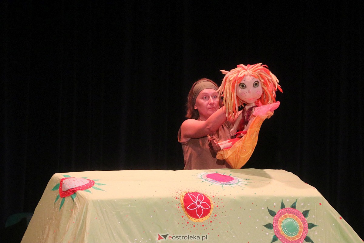Godziny dla Rodziny - spektakl pt. Calineczka [20.11.2022] - zdjęcie #9 - eOstroleka.pl