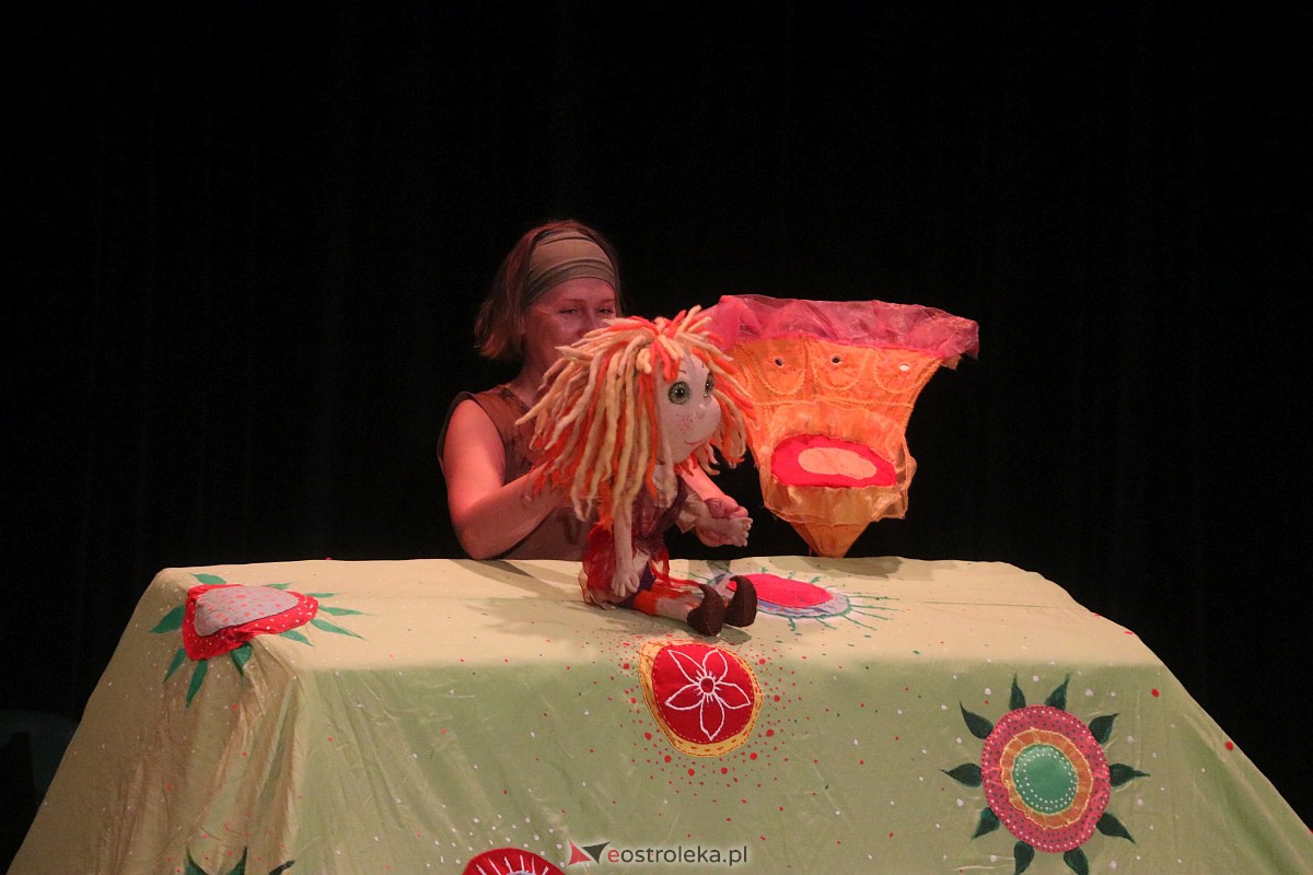 Godziny dla Rodziny - spektakl pt. Calineczka [20.11.2022] - zdjęcie #6 - eOstroleka.pl