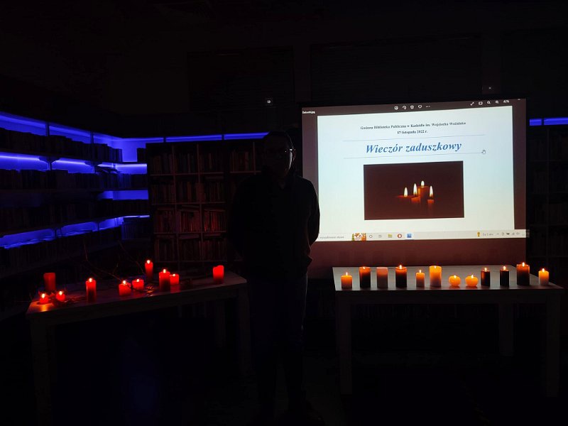Zaduszki poetyckie w kadzidlańskiej bibliotece [17.11.2022] - zdjęcie #13 - eOstroleka.pl