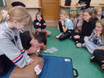 Strażacy ochotnicy z Ostrołęki przeszkolili blisko 500 uczniów [21.11.2022] - zdjęcie #4 - eOstroleka.pl
