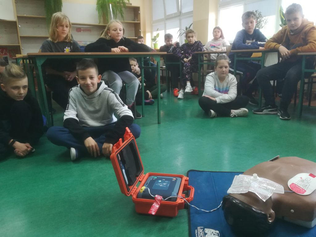 Strażacy ochotnicy z Ostrołęki przeszkolili blisko 500 uczniów [21.11.2022] - zdjęcie #2 - eOstroleka.pl