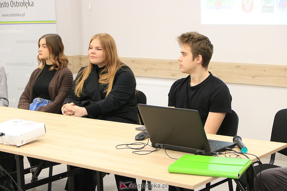 Debata klimatyczna Młodzieżowej Rady Miasta Ostrołęka [22.11.2022] - zdjęcie #21 - eOstroleka.pl