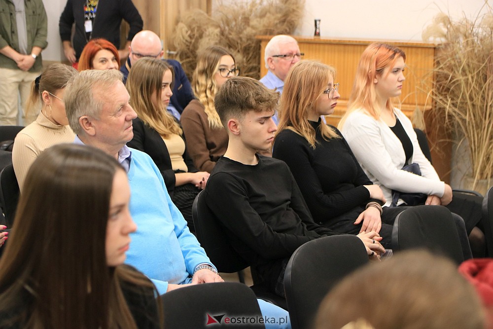 Debata klimatyczna Młodzieżowej Rady Miasta Ostrołęka [22.11.2022] - zdjęcie #19 - eOstroleka.pl