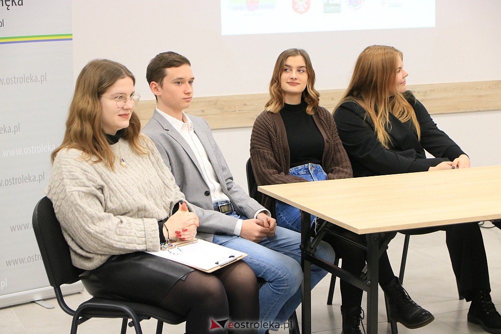 Debata klimatyczna Młodzieżowej Rady Miasta Ostrołęka [22.11.2022] - zdjęcie #35 - eOstroleka.pl